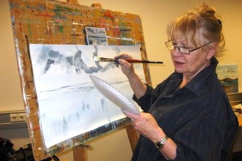 Jóna Berg sýnir á Bókasafninu